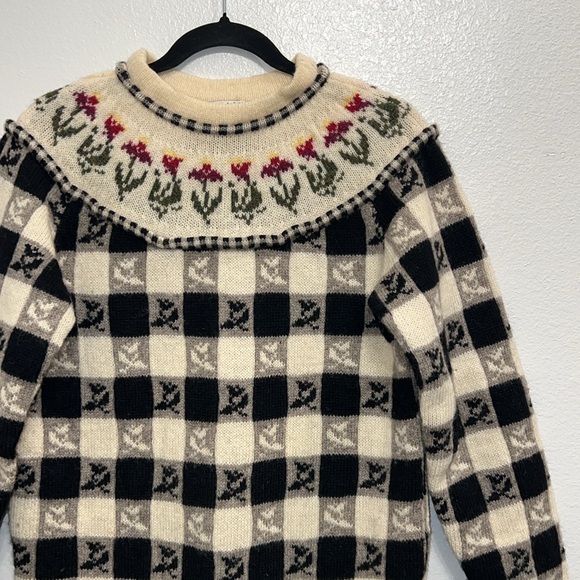 Vintage Checkered Floral Wool Coquette Pullover Sweater - Picture 4 of 10